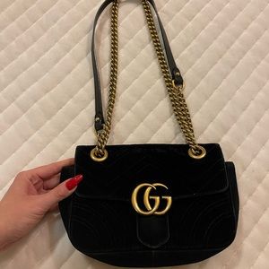 GG Marmont matelassé mini bag black velvet